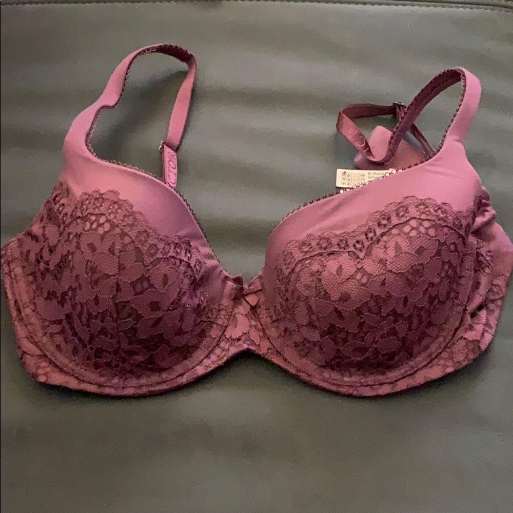 Brand new, never worn Victoria’s Secret bra.